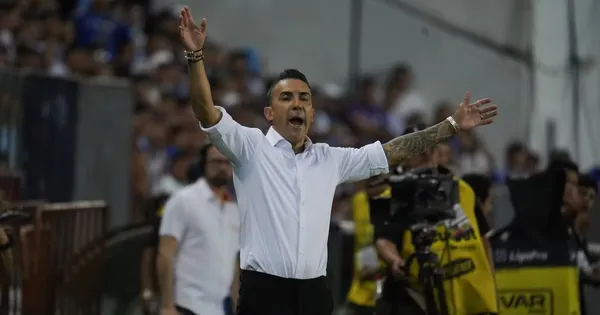 Vicente Sánchez, técnico de Emelec