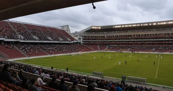 El publico en el partido de Liga - Técnico Universitario