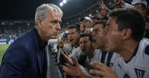 La hinchada de Liga y Tiago Nunes