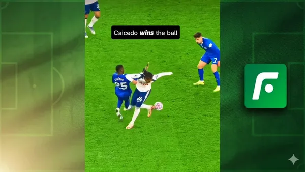 Moisés Caicedo está jugando solo en el Chelsea