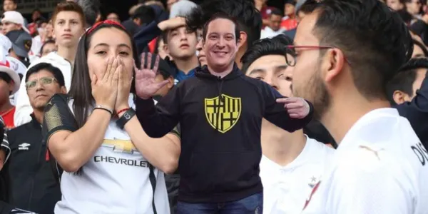 A diferencia de la hinchada universitaria, los aficionados toreros acompañas en las malas al equipo.