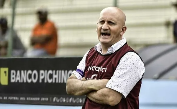 A la ex estrella de LDU no le gusta como juega el uruguayo, pues prioriza el resultado antes que el juego y quiere reemplazar al uruguayo