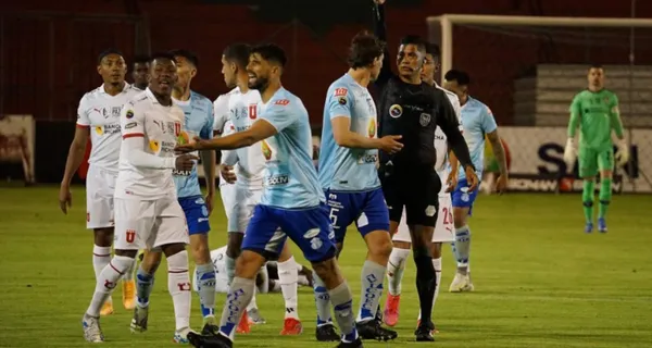 A Liga de Quito lo perjudicaron ante Macará en el estadio Bellavista con el tanto que no subió al marcador y la falta previa a Luis Caicedo para el gol de la victoria de los locales. Esto y más en el resumen de noticias de El Futbolero