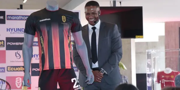 A lo que se dedica Antonio Valencia cuando no está con su equipo