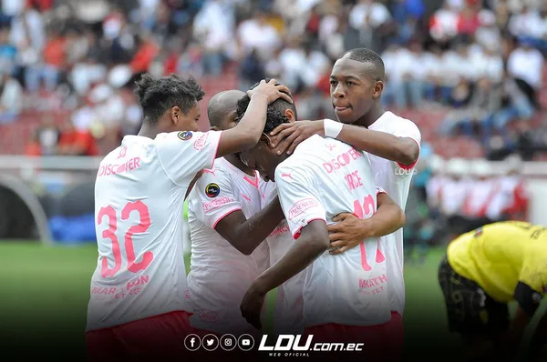 A los chicos que tuvieron su primera oportunidad con el equipo de primera les dieron la bienvenida