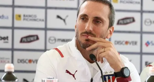 A Luis Zubeldía lo incomodaron con una pregunta, luego que Liga de Quito alcanzó 1 punto de 6 posibles en la LigaPro