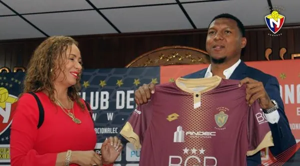 A Máximo Banguera, y el plantel de El Nacional, están con varios meses atrasados según informaron desde la capital