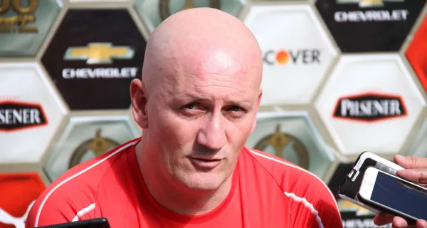 A Pablo Repetto se le terminan los argumentos para seguir al frente de Liga de Quito y con la eliminación de Copa Libertadores ahonda la crisis en el equipo