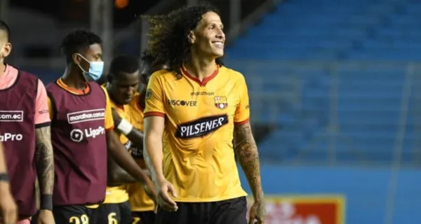 A William Riveros lo acusaron de estar en apuestas en contra de Barcelona SC pero él respondió en la cancha con compromiso y recibió un reconocimiento