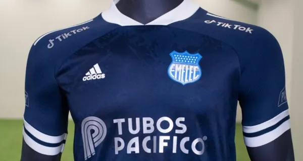 Adidas ya le dio la primera camiseta del 2023 a Emelec y la ocuparán este fin de semana pero el color llamó la atención
