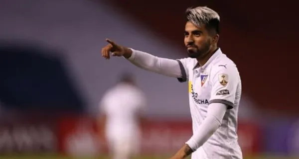 Adolfo Muñoz tuvo una oportunidad clara de gol ante Aucas pero falló. No es la primera vez que el Picante falla solo frente al arco