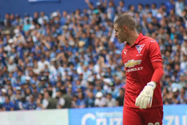 Adrián Gabbarini, portero de Liga de Quito, volvió a ser pieza clave para traer el empate desde Guayaquil