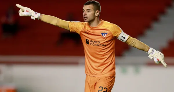 Adrián Gabbarini se encuentra pasando por un mal momento en Liga de Quito y un sector de la hinchada pidió su salida del equipo o que le pongan un reemplazo
