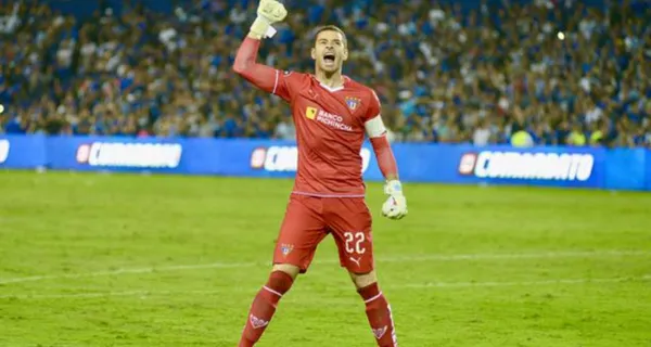 Adrián Gabbarini no tenía nada que hacer en el remate para el empate de Manta, pero pese a ello un sector de la hinchada de Liga de Quito lo culpó