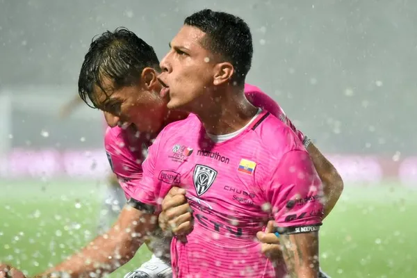 Al defensor lo buscaron los 3 grandes