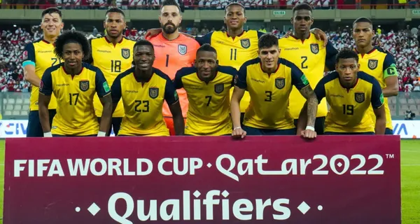 Al jugador no le importó su rodilla y dejó la vida en la cancha por jugar con la selección