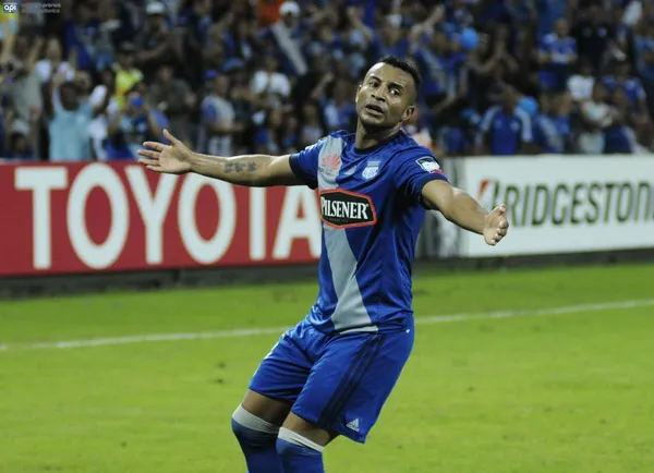 Al volante de Emelec, Pedro Quiñónez, lo criticaron por su alimentación y lo compararon con otros jugadores