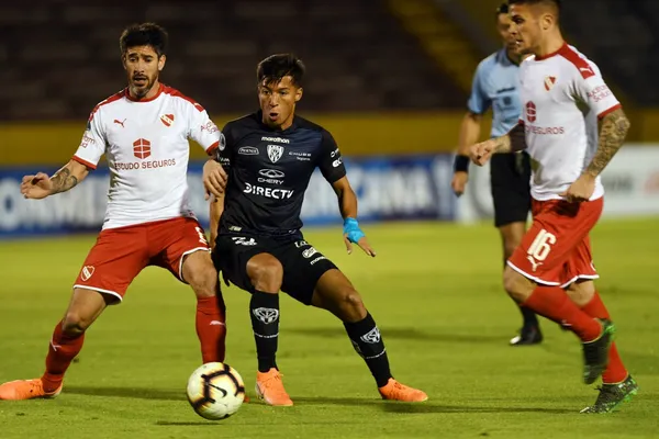Alan Franco, mediocampista de Independiente, jugó un gran partido en Brasil y se llevó los reconocimientos de los fanáticos.