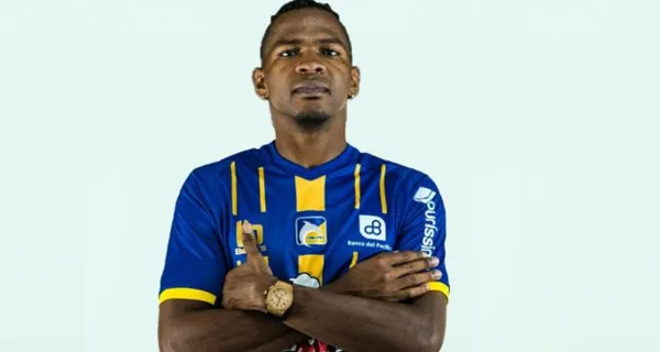 Alex Bolaños vuelve a las canchas donde jugará en La Unión de Chimborazo sin embargo resignando su salario porque no ganará ni la mitad de lo de Liga de Quito