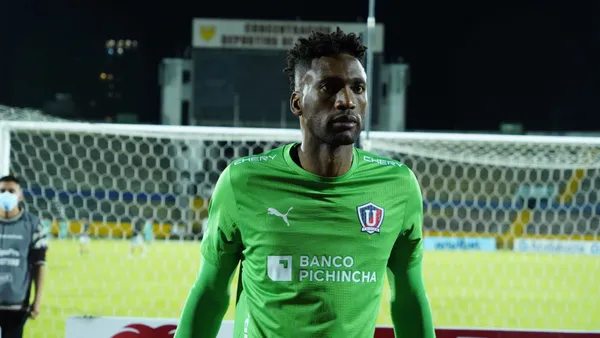 Alexander Domínguez arquero de LDU