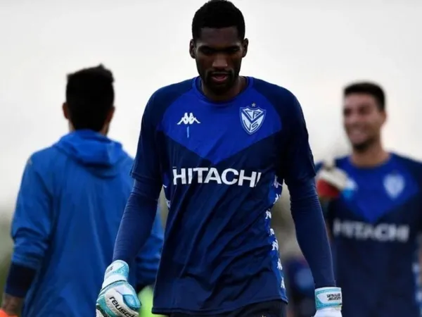 Alexander Domínguez podría cambiar de aires en el fútbol argentino