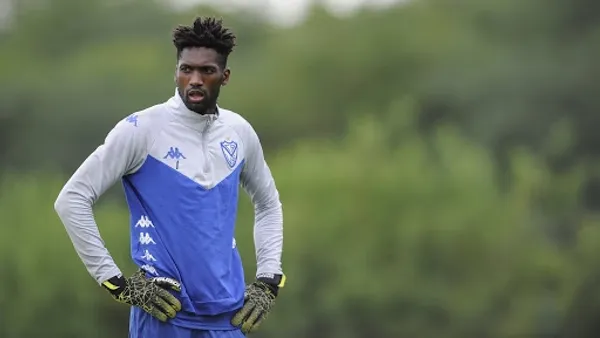 Alexander Domínguez no tiene minutos en Argentina y no vería con malos ojos un cambio de portero