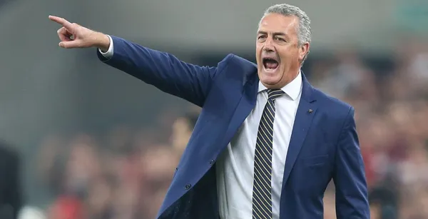 Alfaro dirigirá a otro equipo