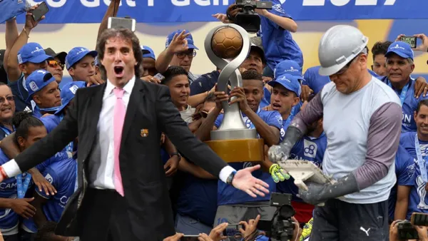 Almada y Emelec campeón 2017 / Foto de: El Futbolero Ecuador