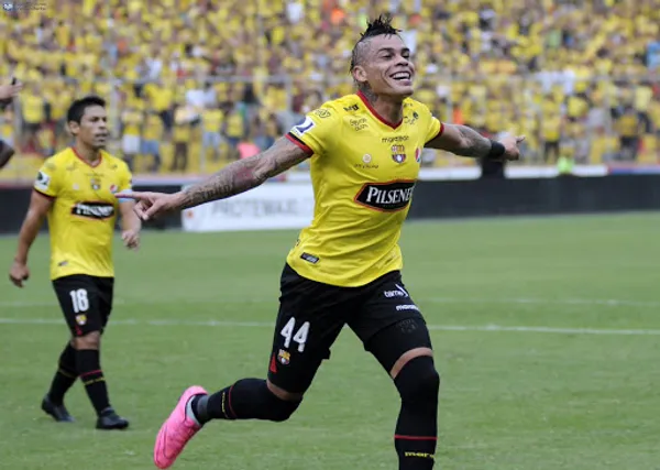 Álvez, Aguirre y Barceló son los encargados de hacer goles