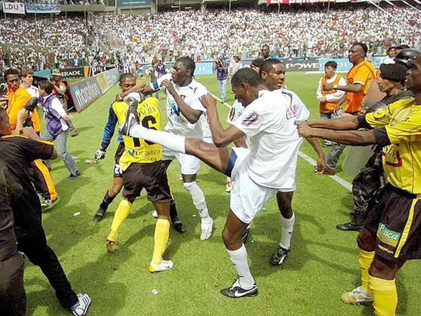 Ambos equipos quieren una delantera de peso.