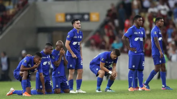 Ambos equipos tuvieron problemas al final de sus respectivos compromisos