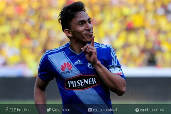 Ángel Mena en más de una ocasión vacunó al "Ídolo"