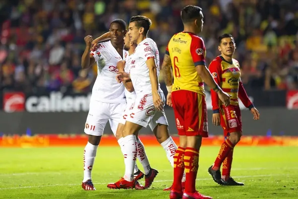 Angulo anotó su primer gol en México
