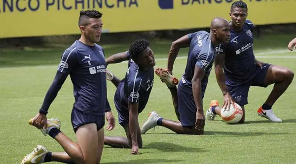 Angulo hace ejercicio para no perder forma