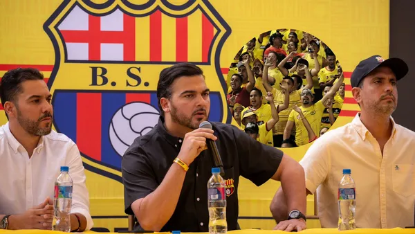 Antonio Álvarez directivo de Barcelona SC en la asamblea de socios