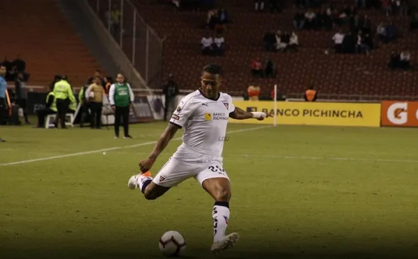 Antonio Valencia demostró que tiene actitud ganadora y buscó el arco rival, idea muy diferente a la de Repetto