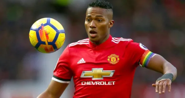 Antonio Valencia es uno de los jugadores referentes del Fútbol Ecuatoriano y aunque en Europa se dio a conocer sus inicios fueron complicados. Mira lo que le pagaron