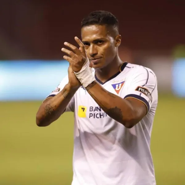 Antonio Valencia ha recibido maltrato de la hinchada ecuatoriana, por lo que estaría pensando en salir de la U