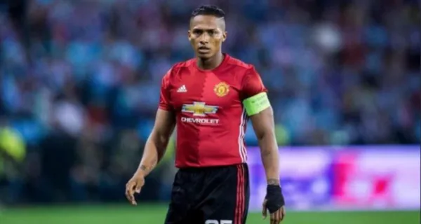 Antonio Valencia posteó en sus rede sociales una fotografía en su nueva oficina, donde se dedicará a algo alejado del fútbol