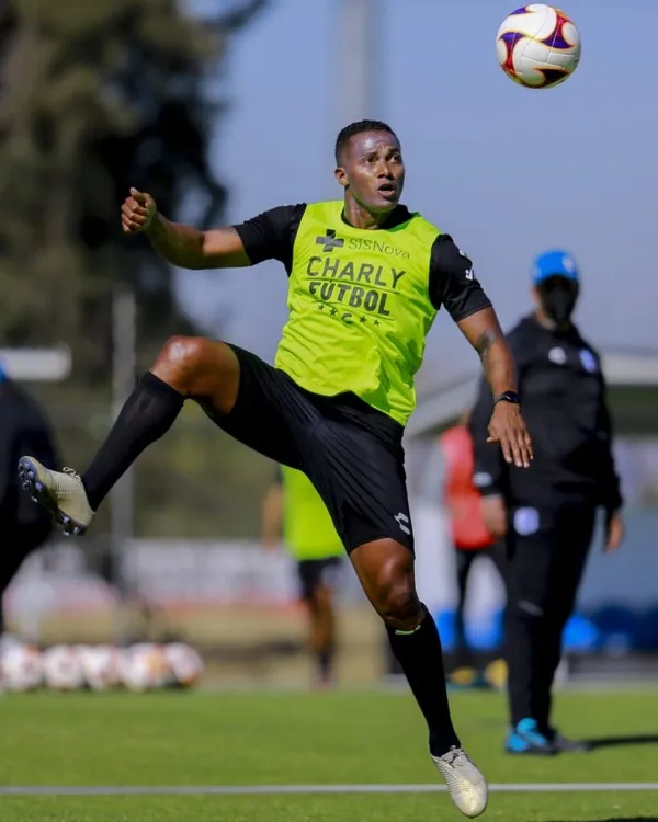 Antonio Valencia se alojaría en un buen vecindario en México