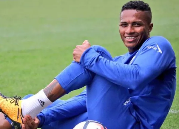 Antonio Valencia se encuentra sin equipo y analiza opciones