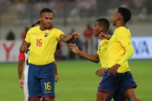 Antonio Valencia subió a sus redes sociales un mensaje de respaldo para la nueva tricolor tras la goleada ante Argentina