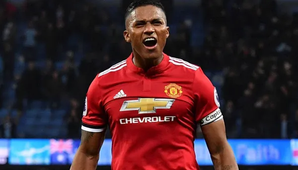 Antonio Valencia subió en su cuenta de Instagram una imagen con la camiseta del Manchester United