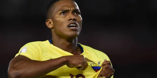 Antonio Valencia tuvo felicitaciones por su cumpleaños 35, desde varias partes del mundo aunque dos equipos por donde pasó tuvieron novedades