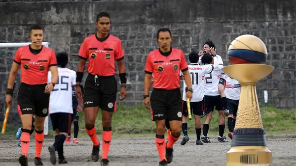 Árbitros ecuatorianos (Foto tomada de: El Comercio/Copa Ecuador/API)