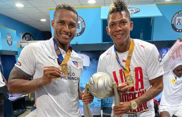 Arce se tomó una fotografía con AV25 y le puso un apodo