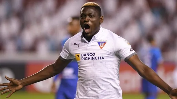 artínez Borja aportó con dos goles en la victoria de Liga de Quito