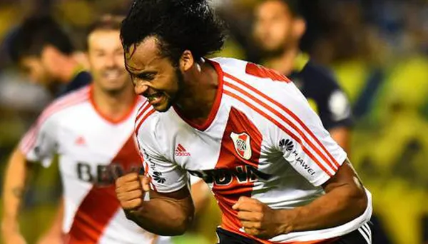 Arturo Mina era uno de los zaguero mejor cotizados, hoy no vale ni la quinta parte de su pase