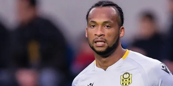 Arturo Mina está buscando tener una nueva oportunidad en el fútbol europeo y hay clubes europeos que lo pueden llevar