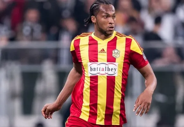 Arturo Mina vino al Ecuador para acompañar a su hijo tras el incidente